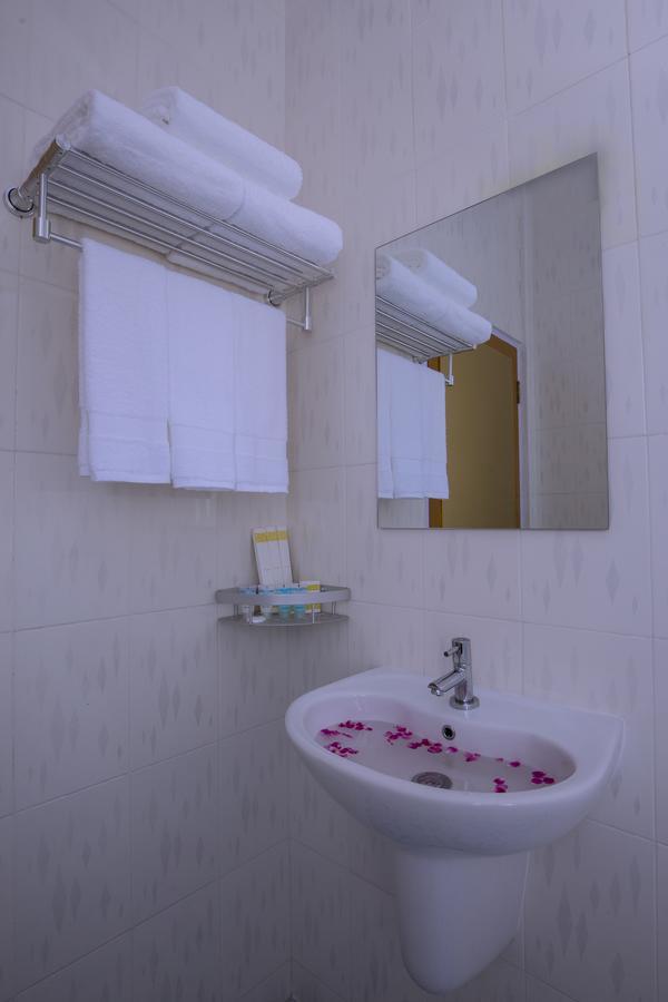 Golden Gum-Kino Hotel Mandalay Extérieur photo